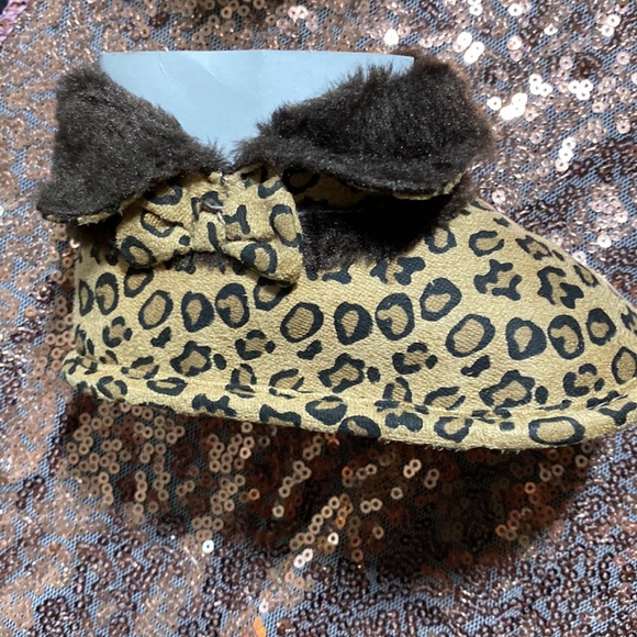 Cute little leopard booties - Picture 2 of 8